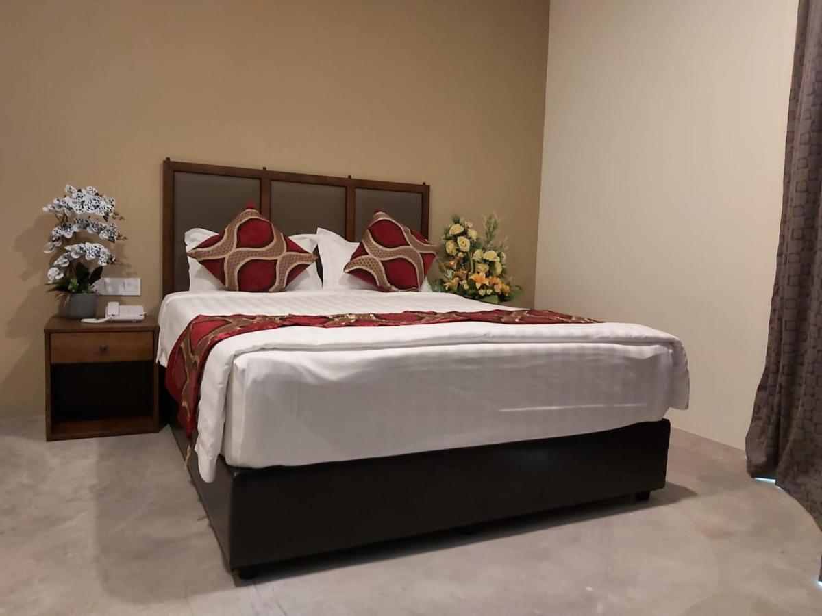 Kb Hotel Кепала Батас Екстер'єр фото